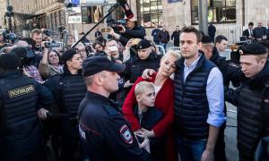 “Everything was so good until he appeared ...” Navalny, who came to the rally against the demolition of houses, again became a meme