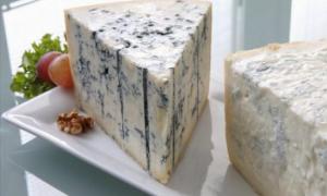Gorgonzola cheese: description, types and tips for eating
